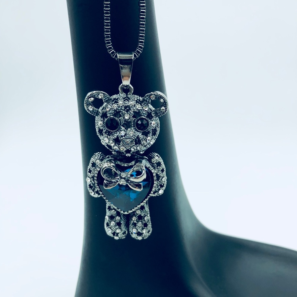 Teddy Bear Statement Necklace New
28"
BJ - Picture 4 of 7